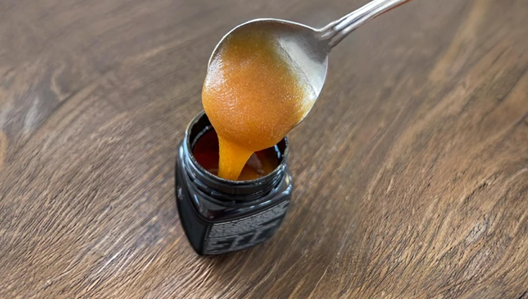 manuka doctor manuka honey color and texture